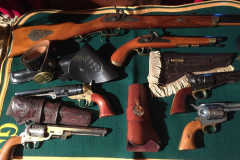 cowboy-club-münchen-2015-oldstyleflohmarkt-01-Dekorevolver